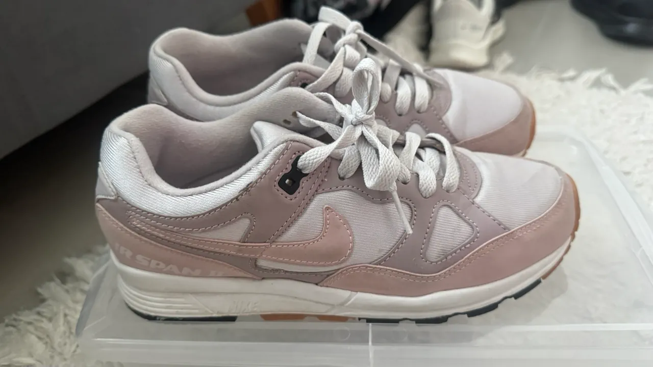 Nike · Talle AR 37