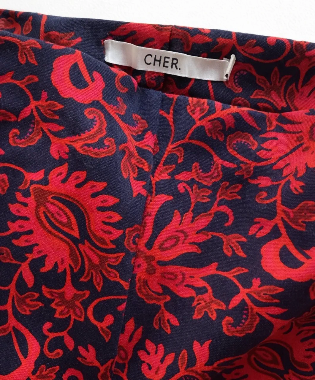 CHER. · Talle M
