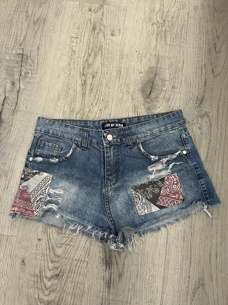Short 47 Street · Talle EU 42