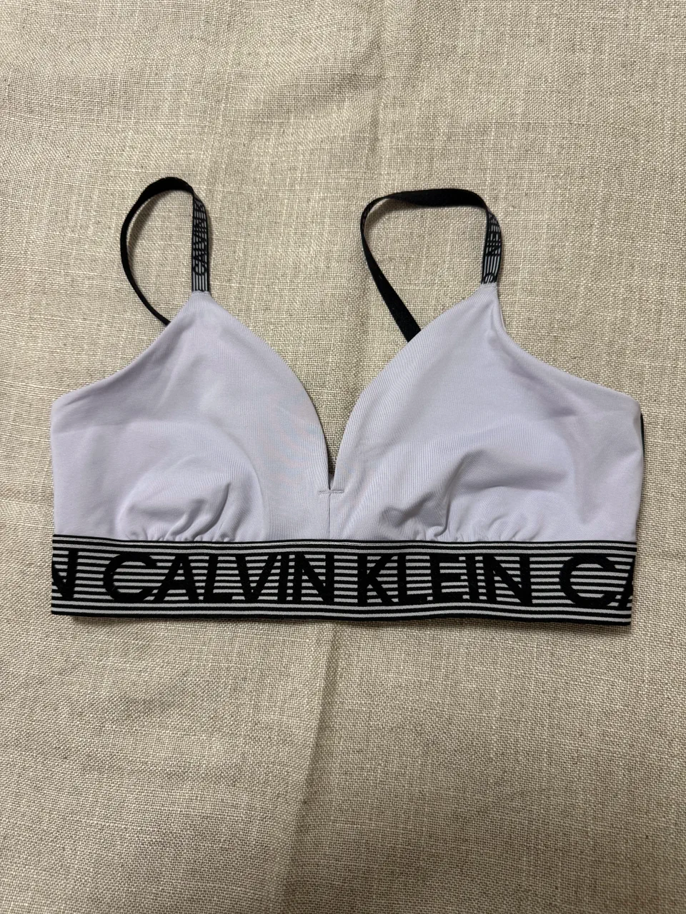 Calvin Klein · Talle M