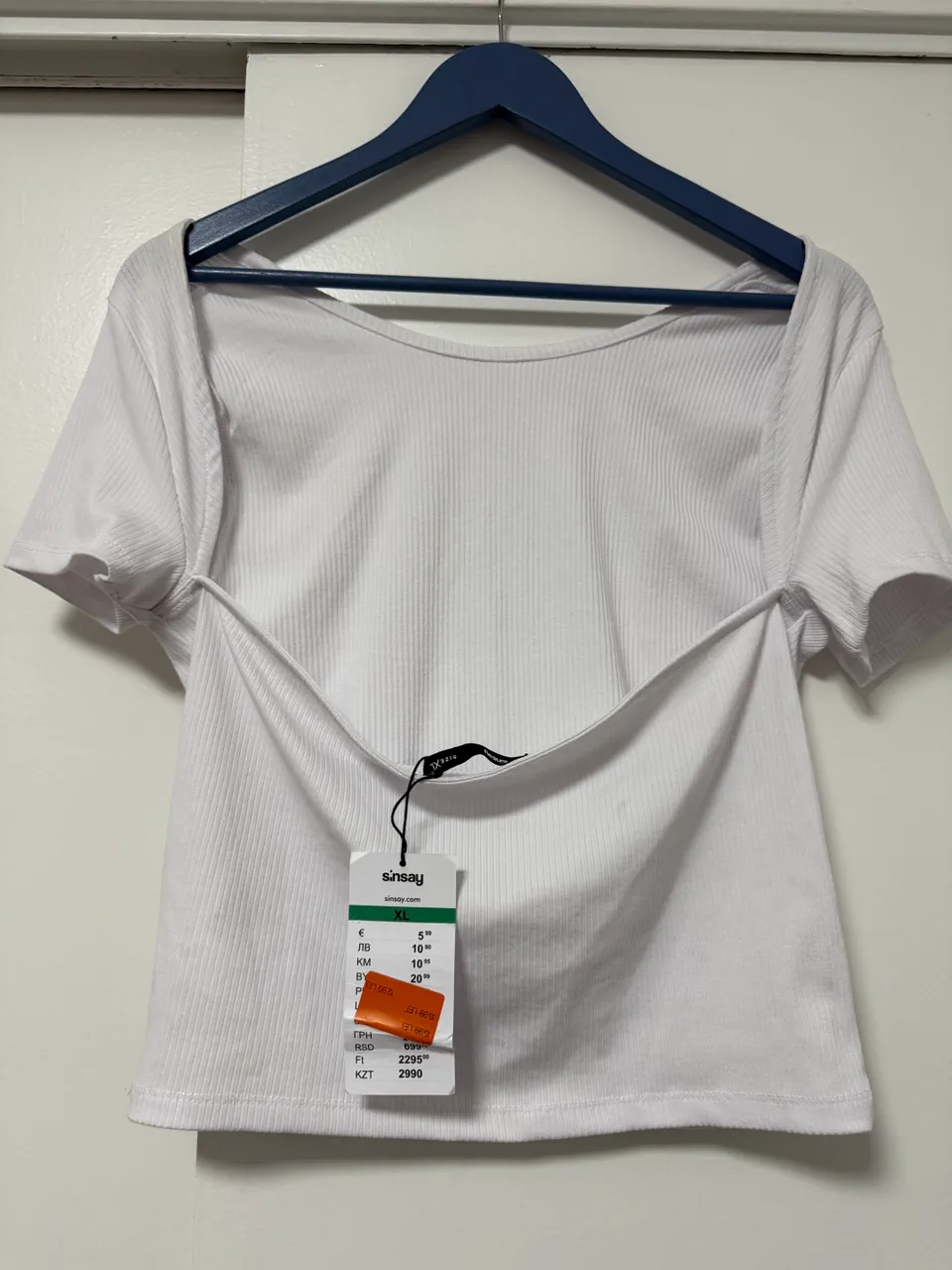 Remera Sinsay - imagen 1