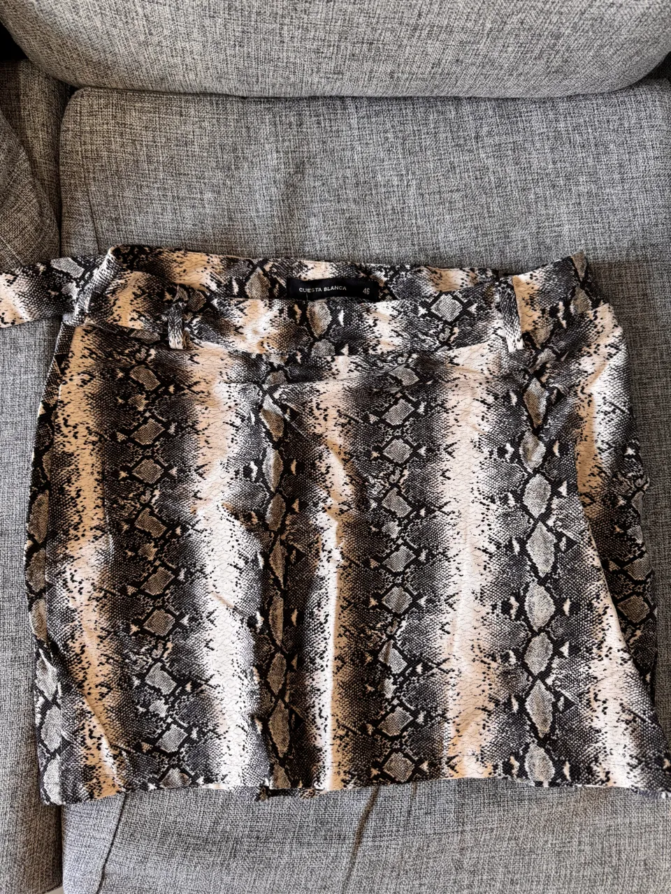 Minifalda Cuesta Blanca · Talle L