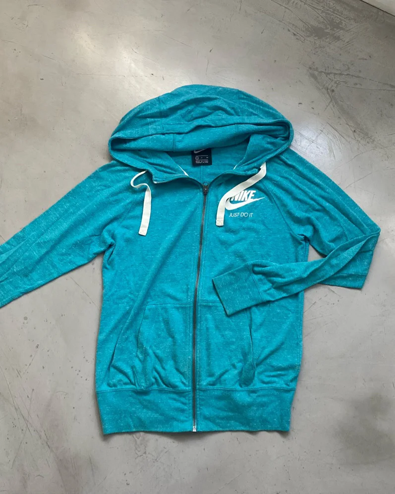 Buzo Nike · Talle S