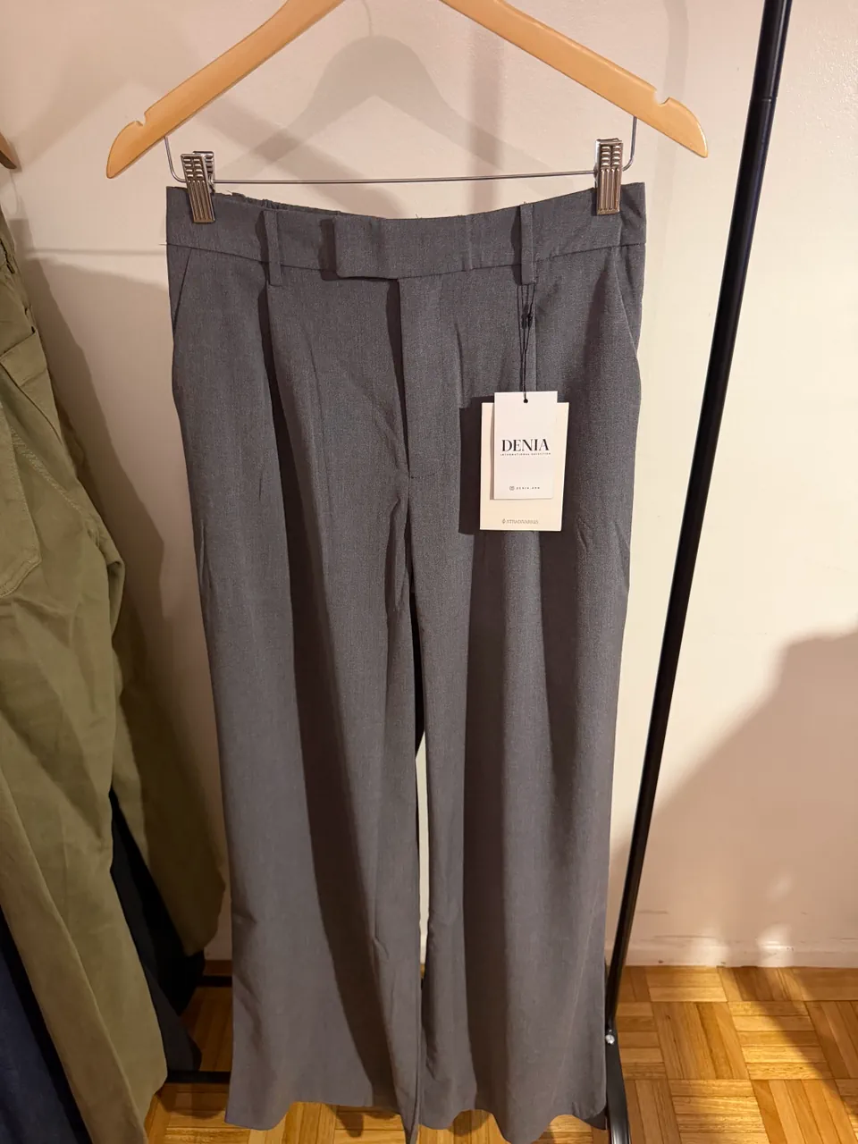Pantalón Stradivarius - imagen 1