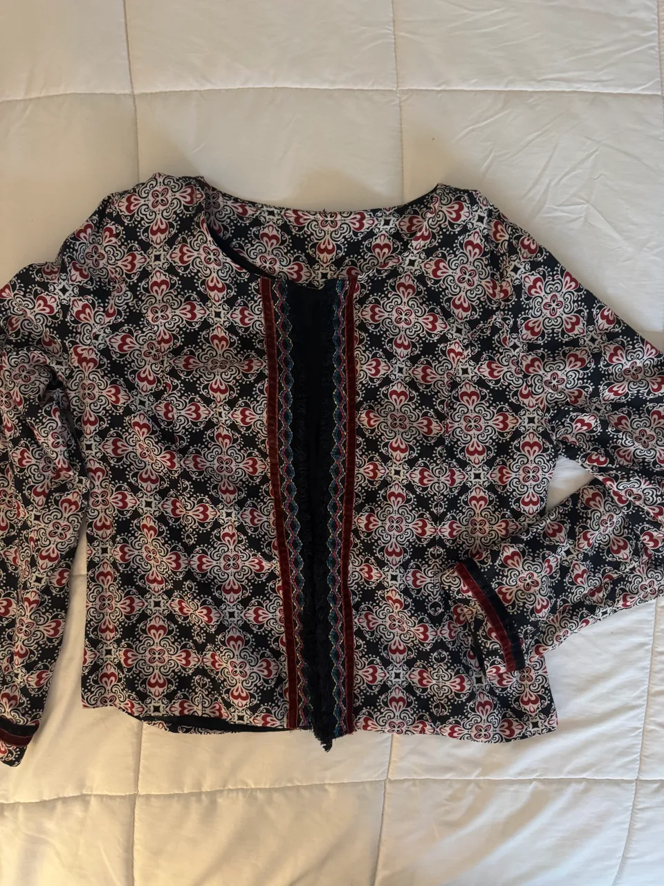 Blusa A ≠ · Talle M