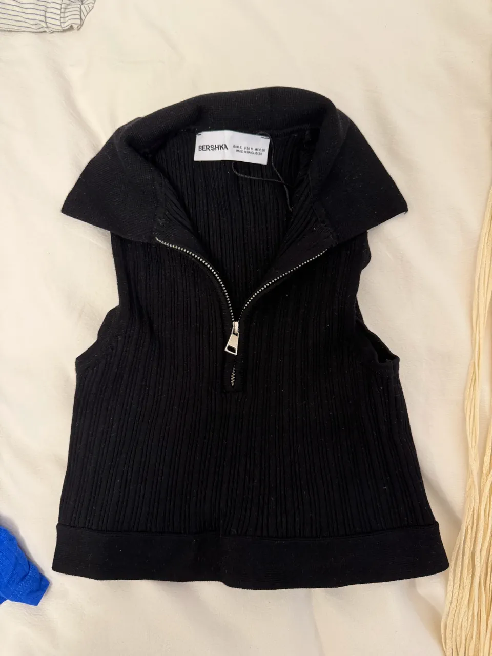Remera Bershka · Talle S