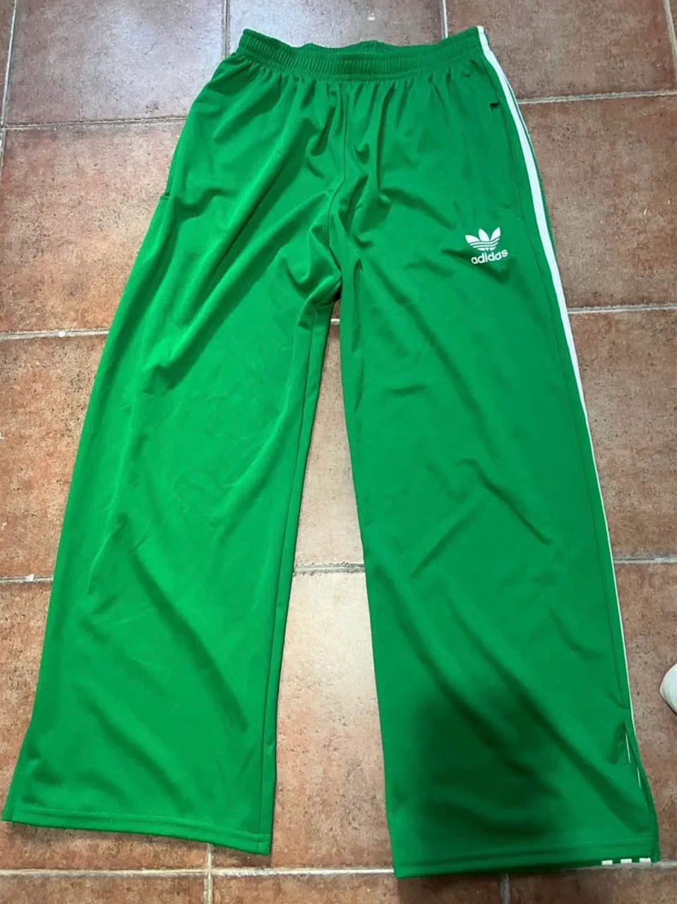 adidas · Talle L