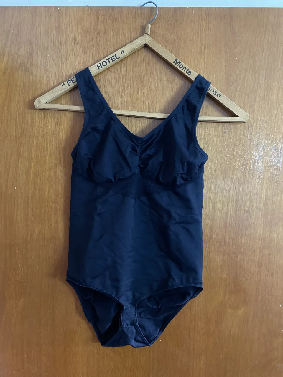 Body Kenneth Cole · Talle M