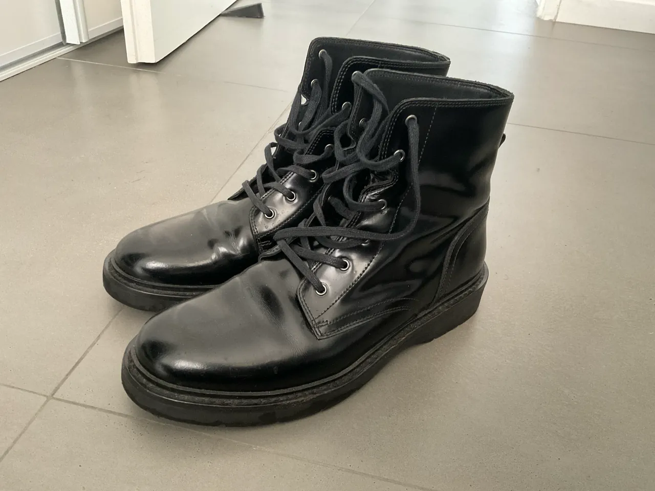 AllSaints · Talle AR 41