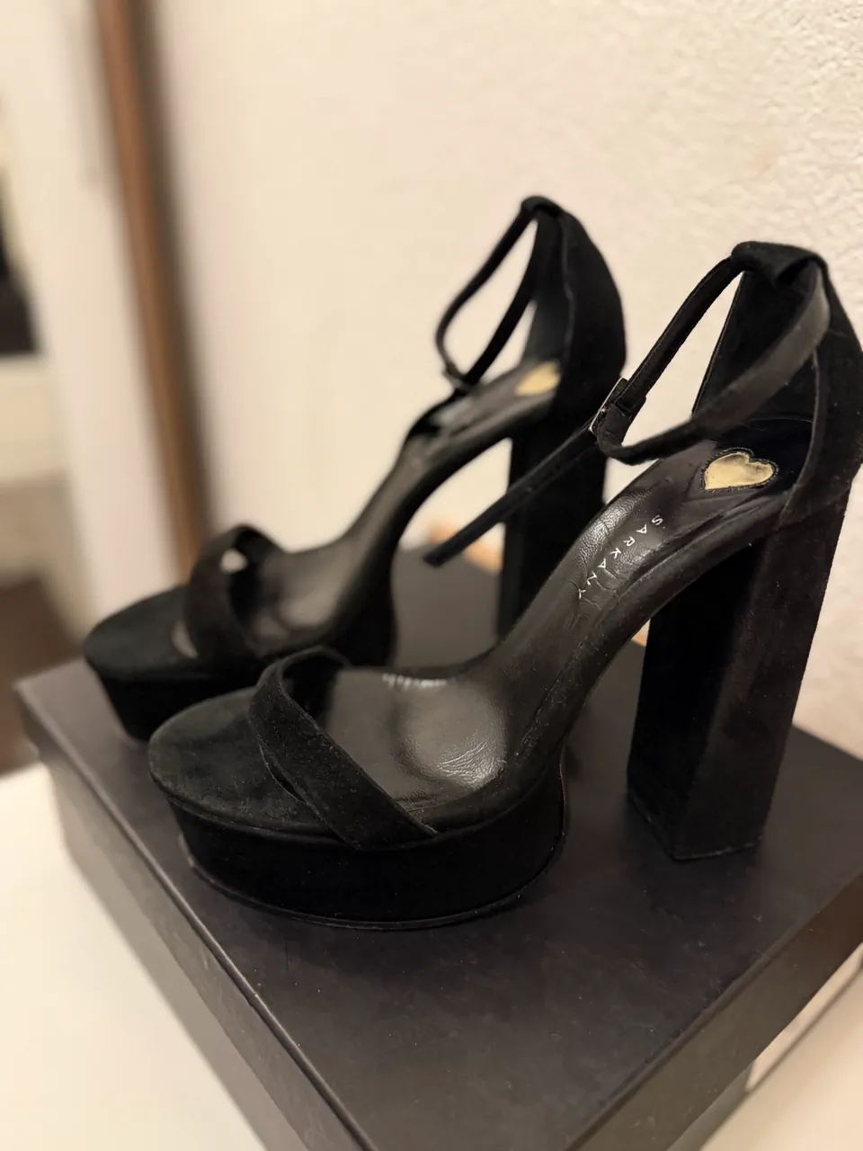 Sarkany · Talle EU 39