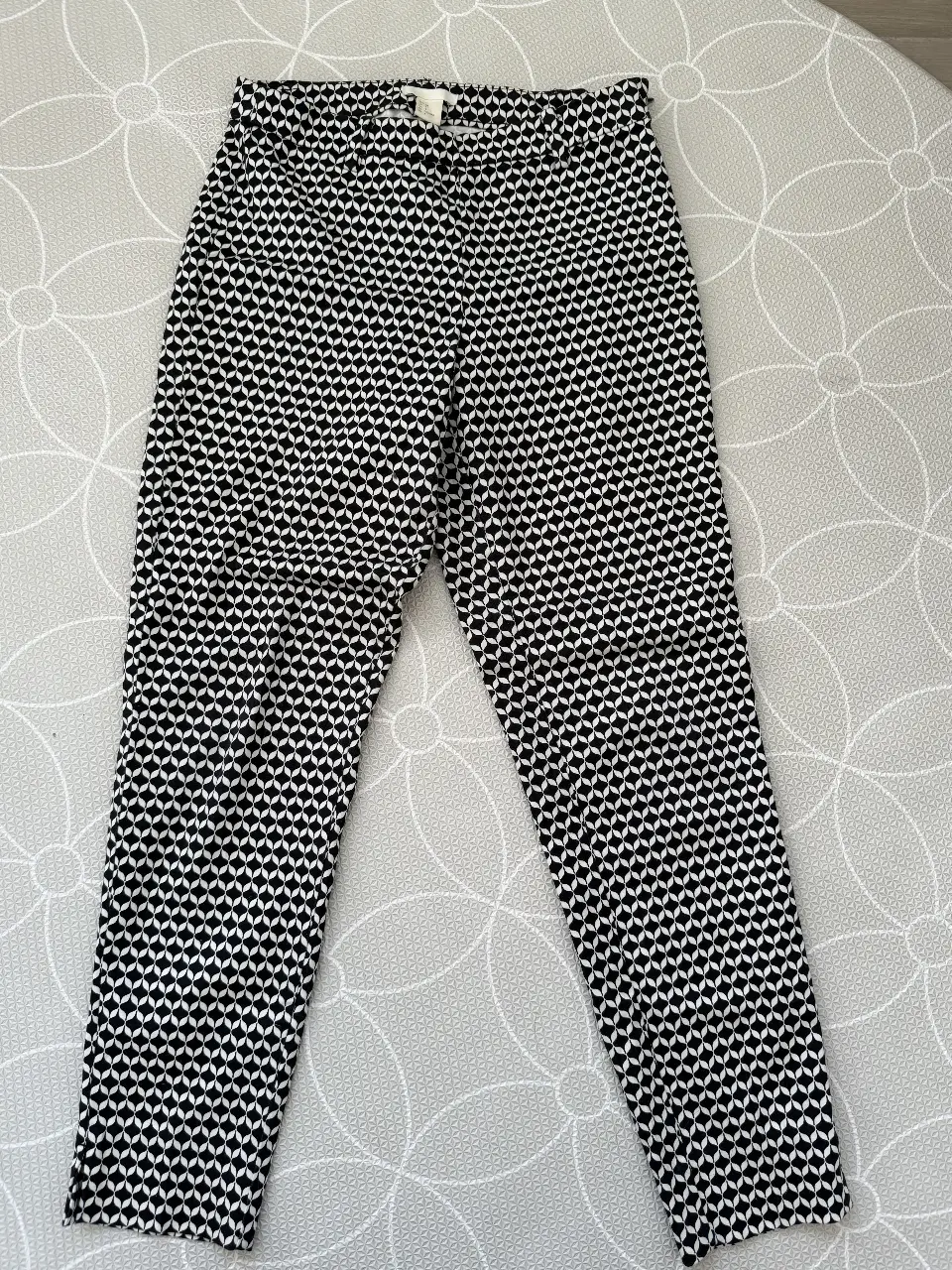 Pantalón H&M · Talle EU 34