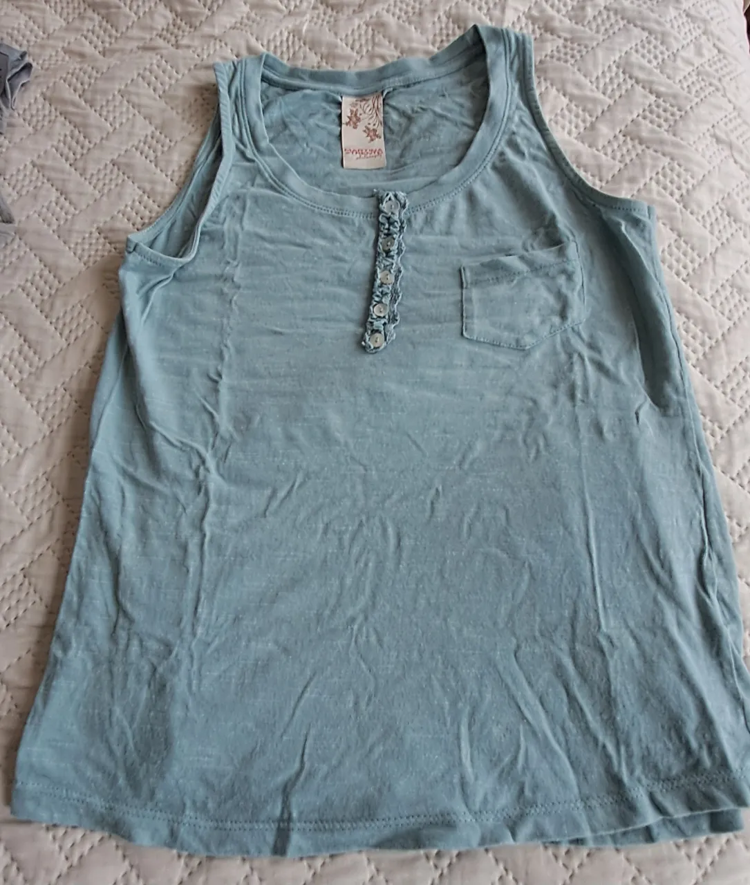 Musculosa Martina Di Trento - imagen 1