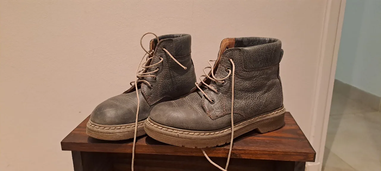 Botas No tiene. - imagen 1