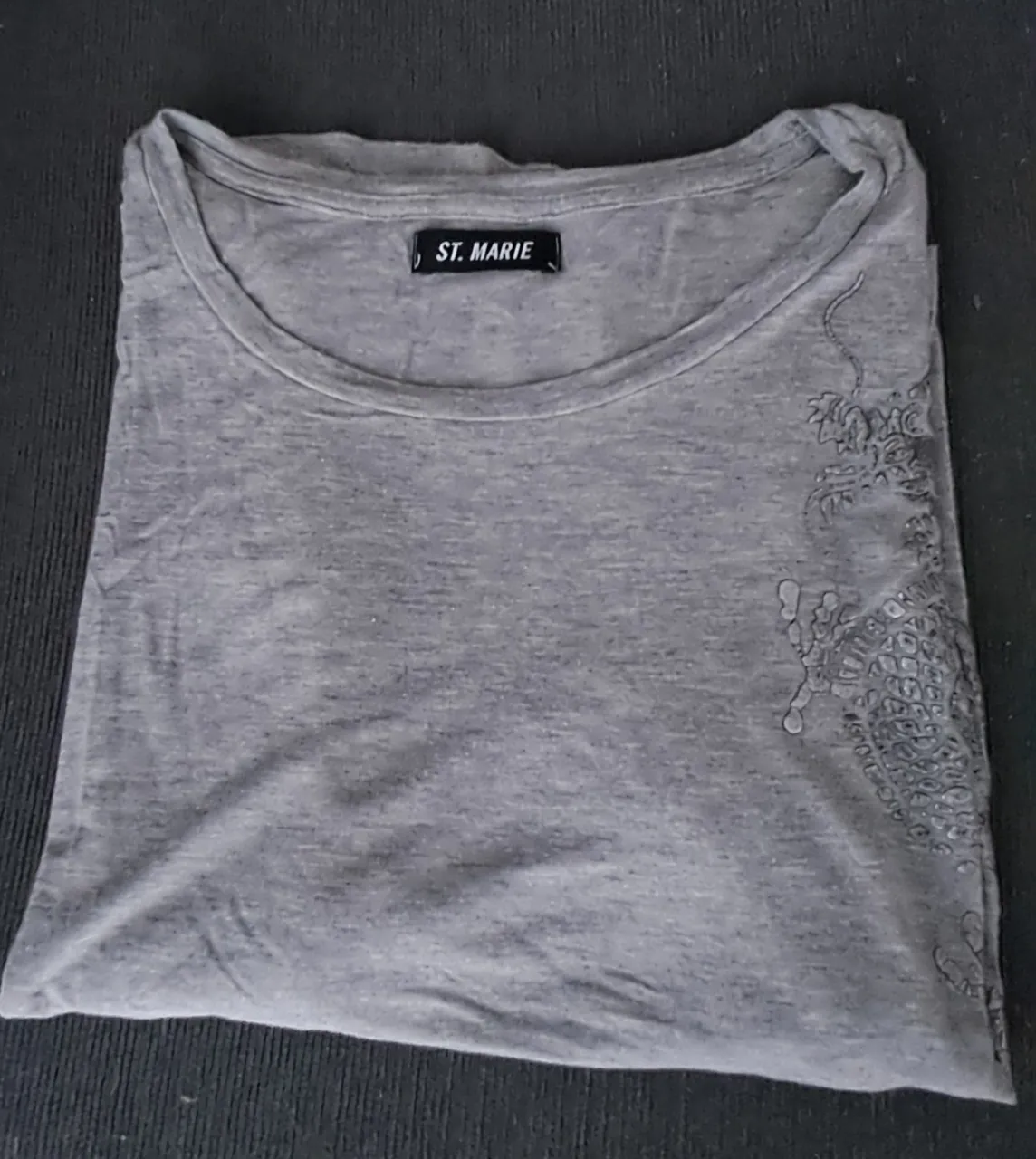 Remera ST. MARIE · Talle M