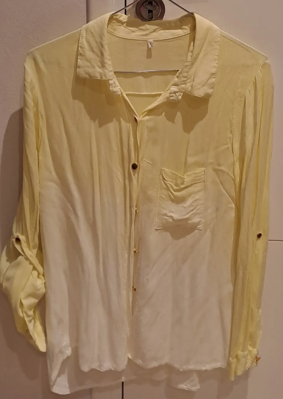 Camisa No tiene. · Talle L