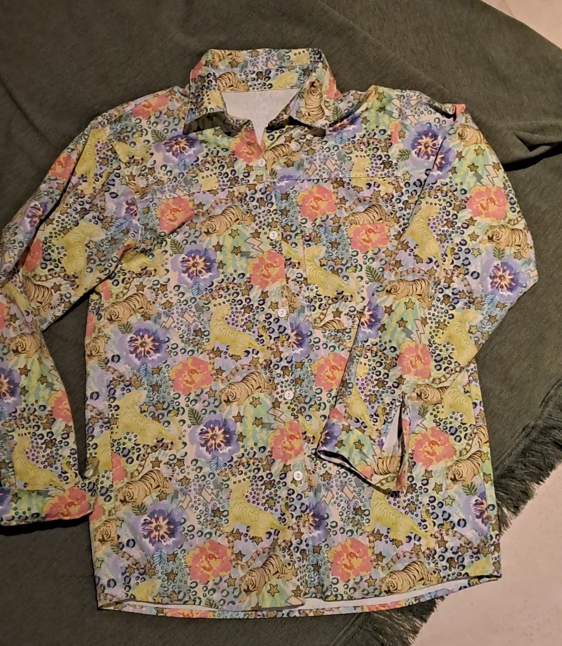 Camisa No tiene. · Talle M