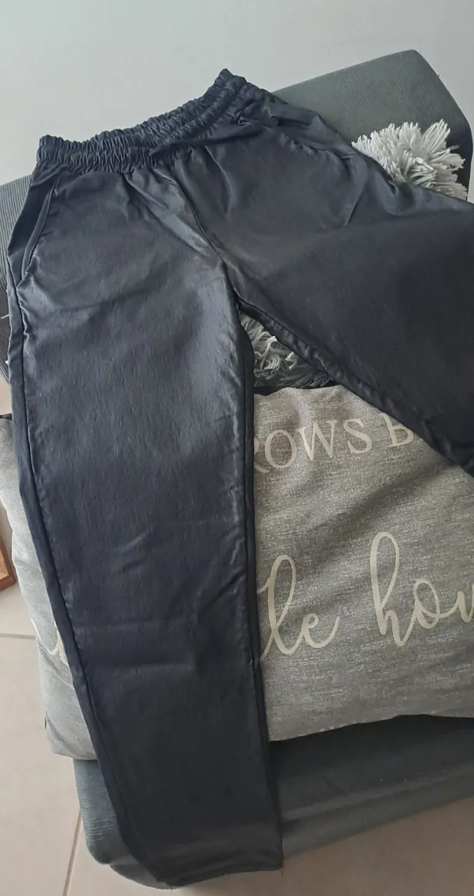 Pantalón No tiene. - imagen 1