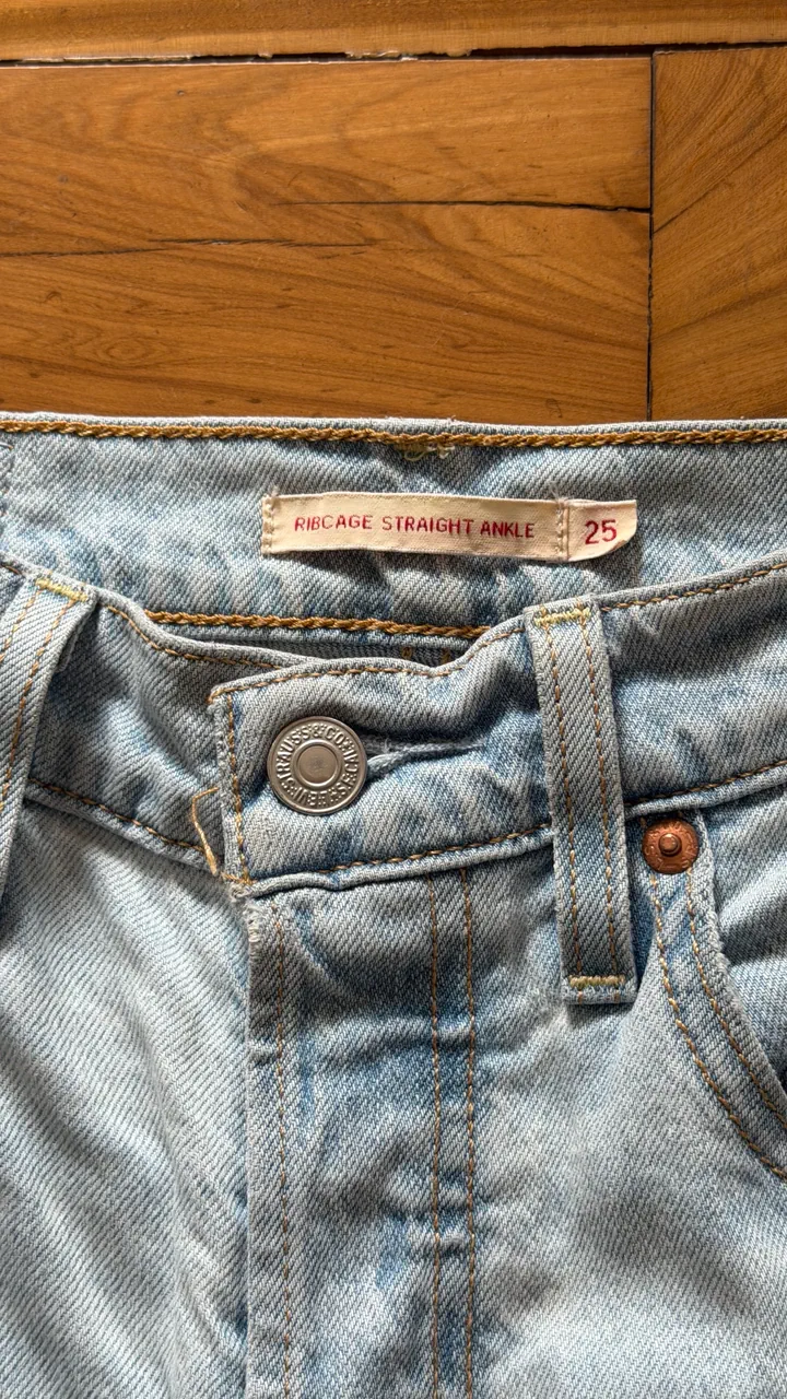 Jean Levi's - imagen 1