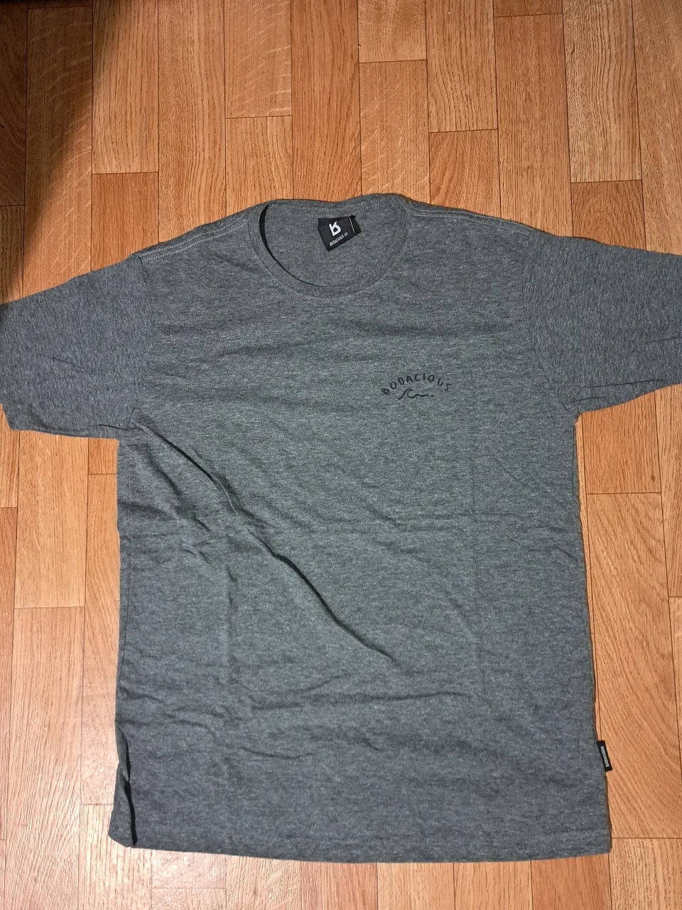 Remera Bodacious · Talle S