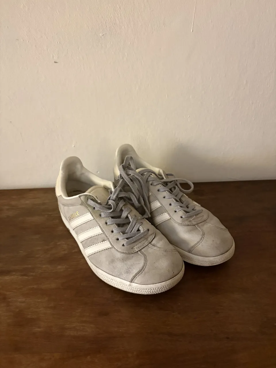adidas · Talle AR 38