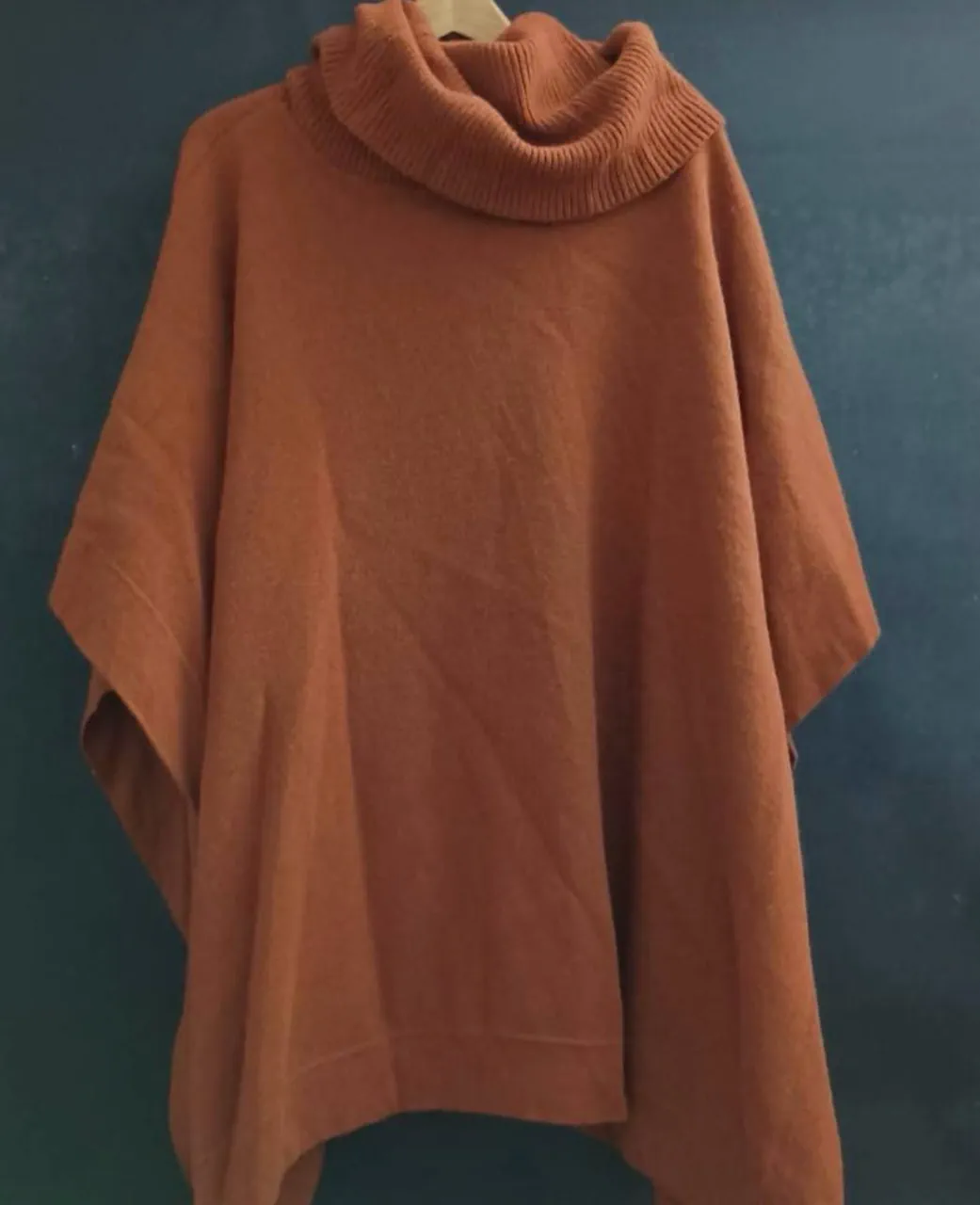 Poncho Akiabara - imagen 1