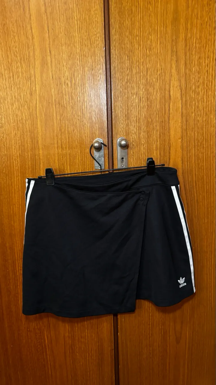 adidas · Talle L