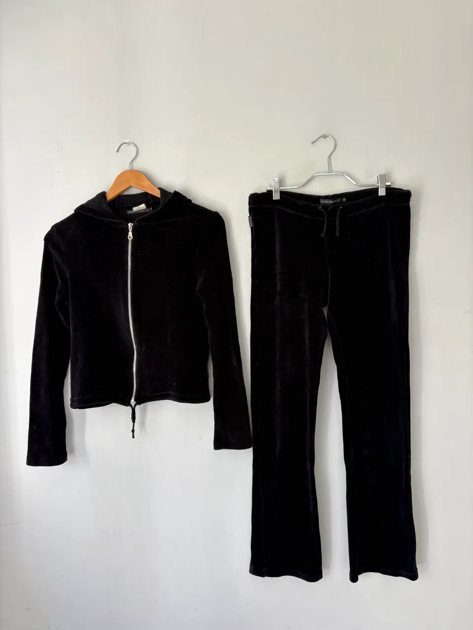 THIS WEEK · Talle S