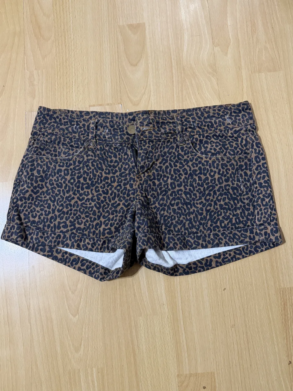 Short Forever 21 · Talle US 28