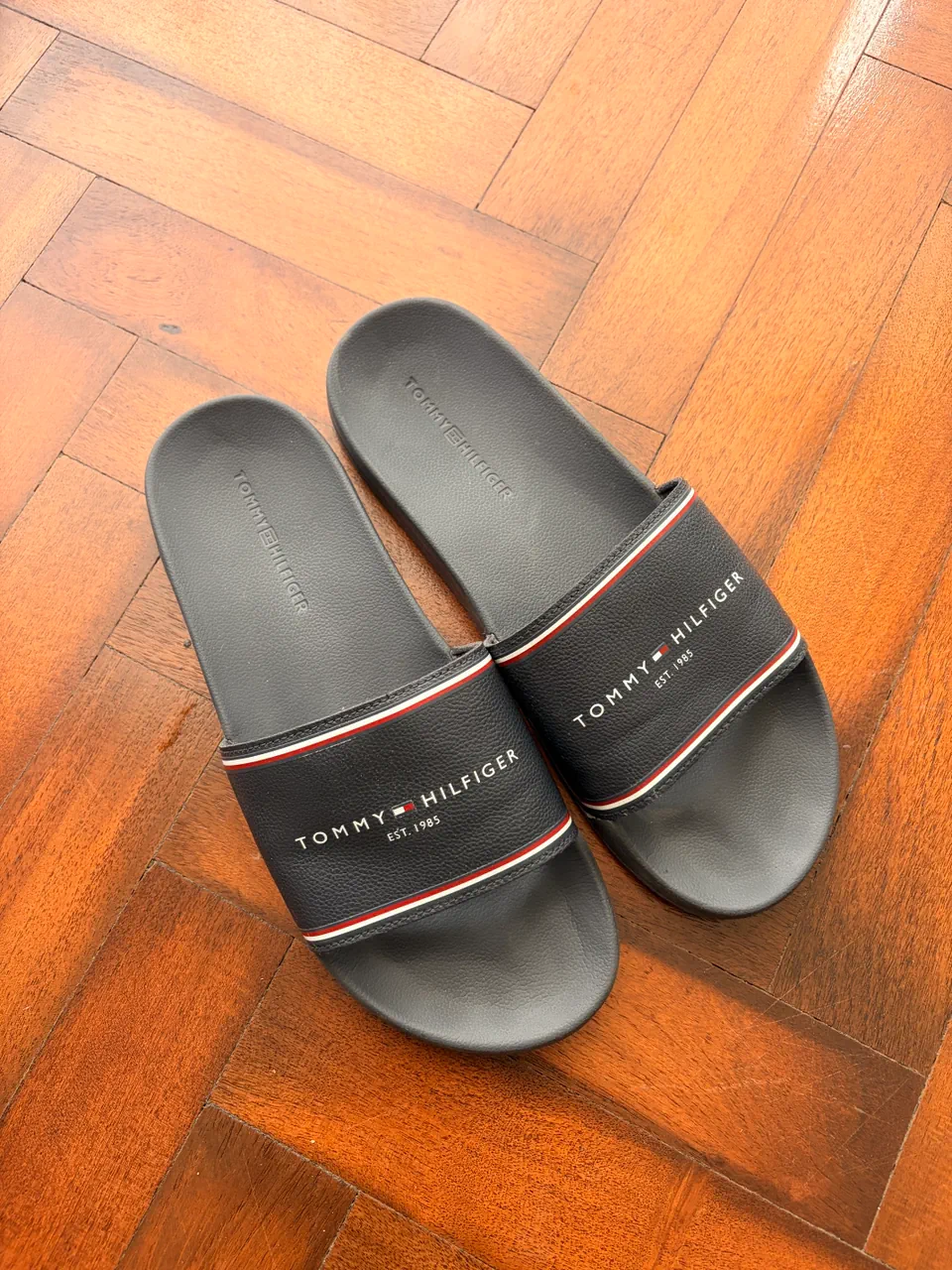 Tommy Hilfiger · Talle US 10