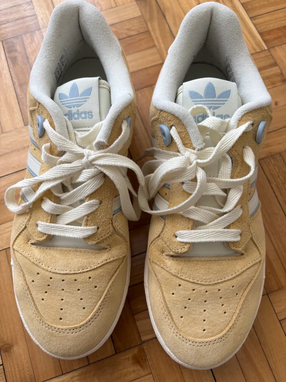adidas · Talle US 9