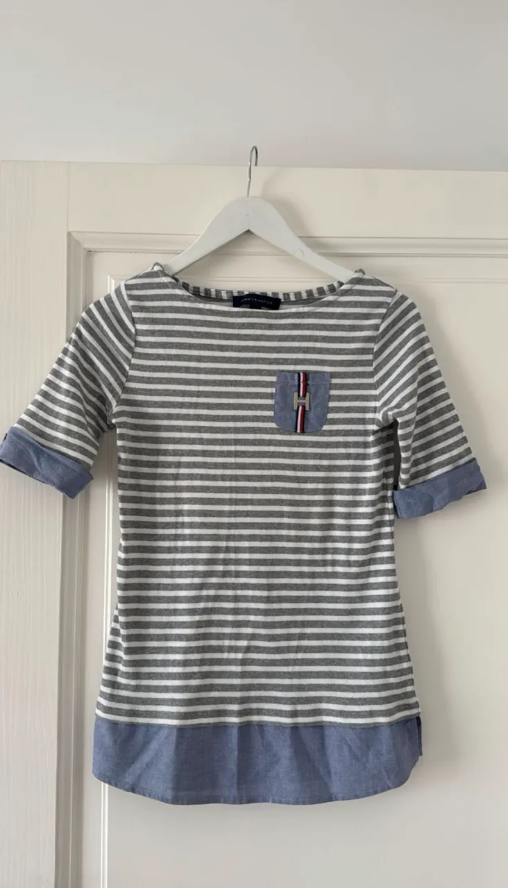 Remera Tommy Hilfiger · Talle S
