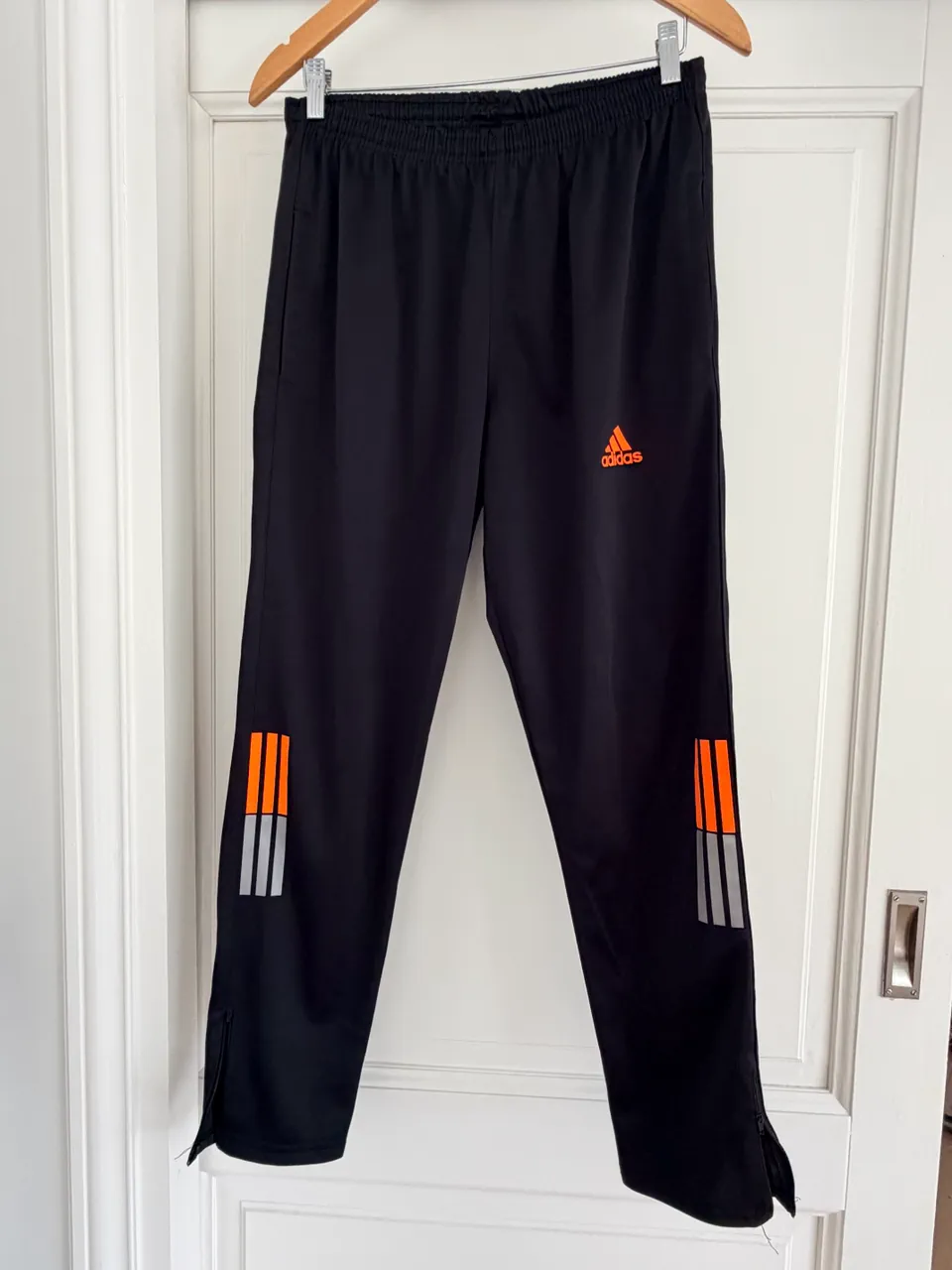 Pantalón adidas - imagen 1