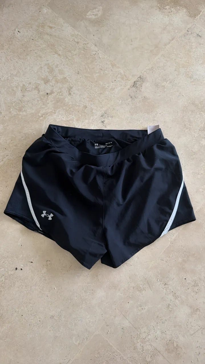 Short Under Armour · Talle M