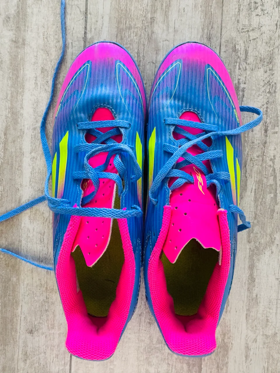 Botines adidas · Talle AR 41