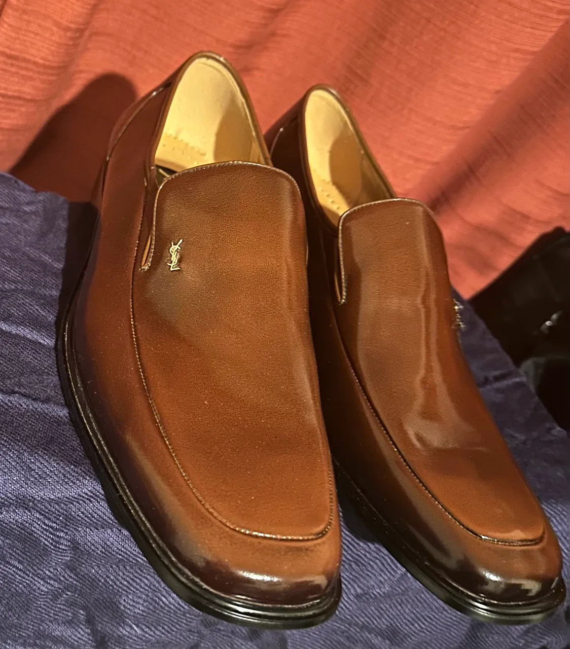 Yves Saint Laurent · Talle AR 44