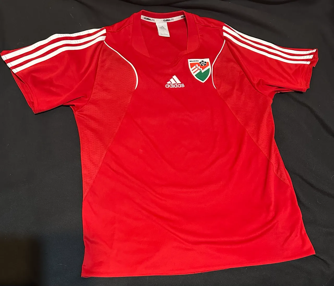 Remera adidas · Talle L