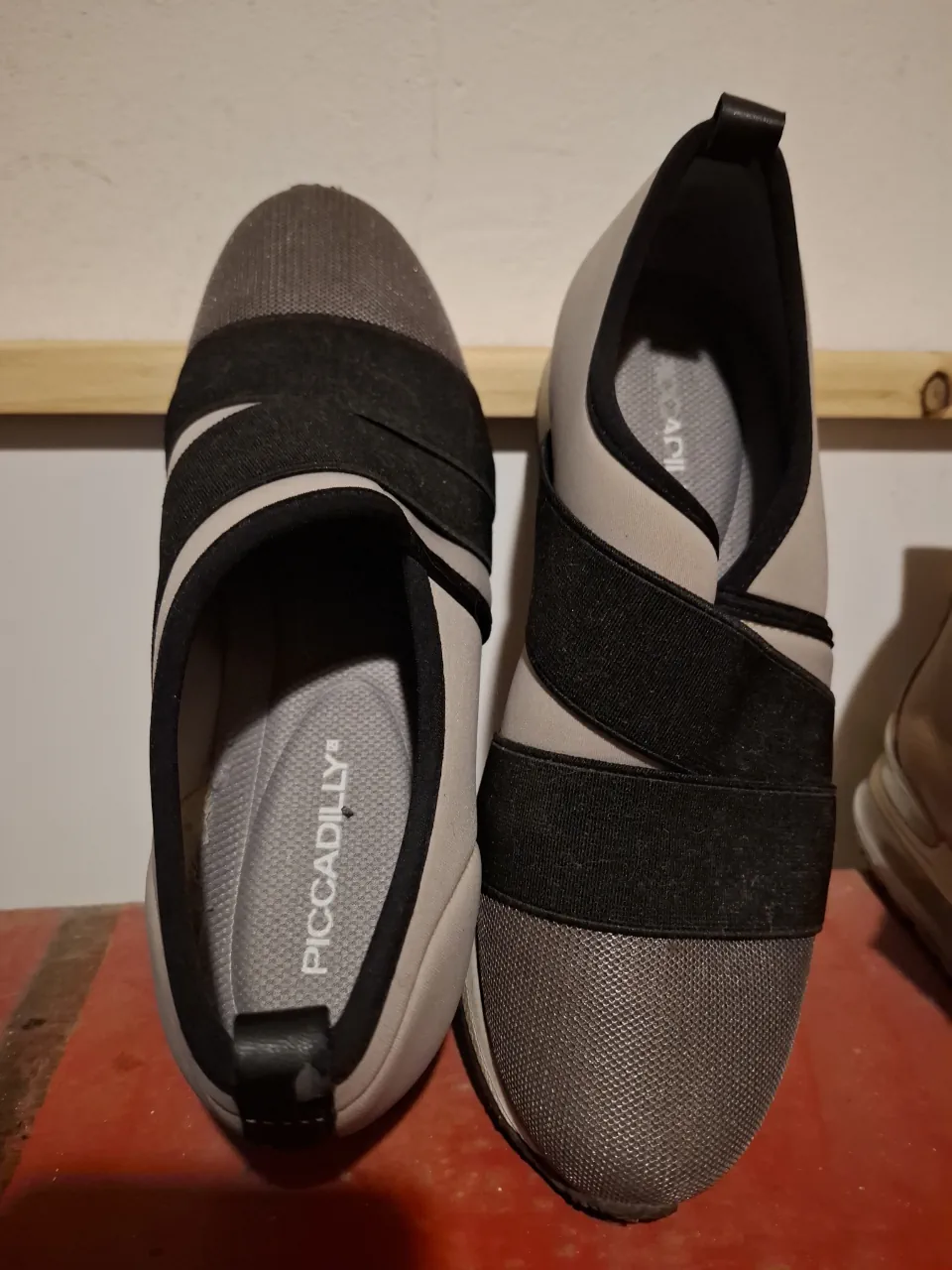 Piccadilly · Talle AR 36