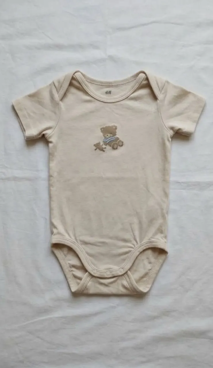 H&M · Talle 6-9 meses / 68 cm
