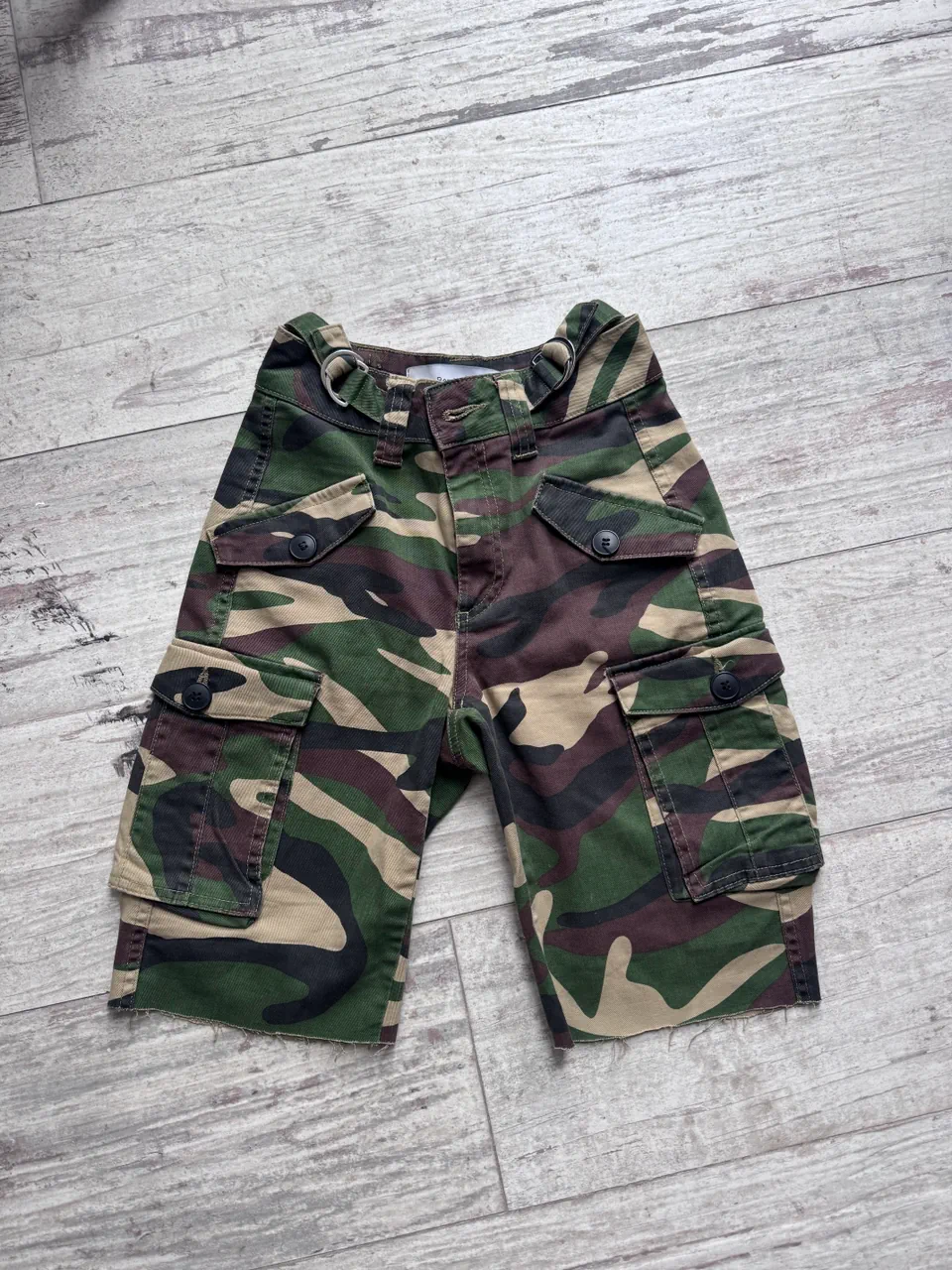 Short Bershka · Talle EU 32