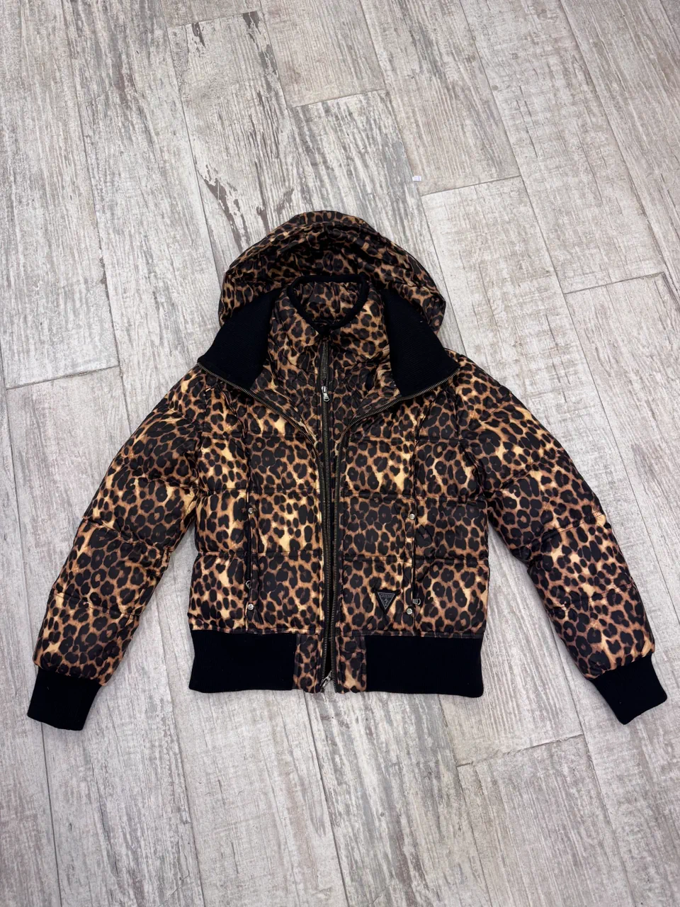 GUESS · Talle L
