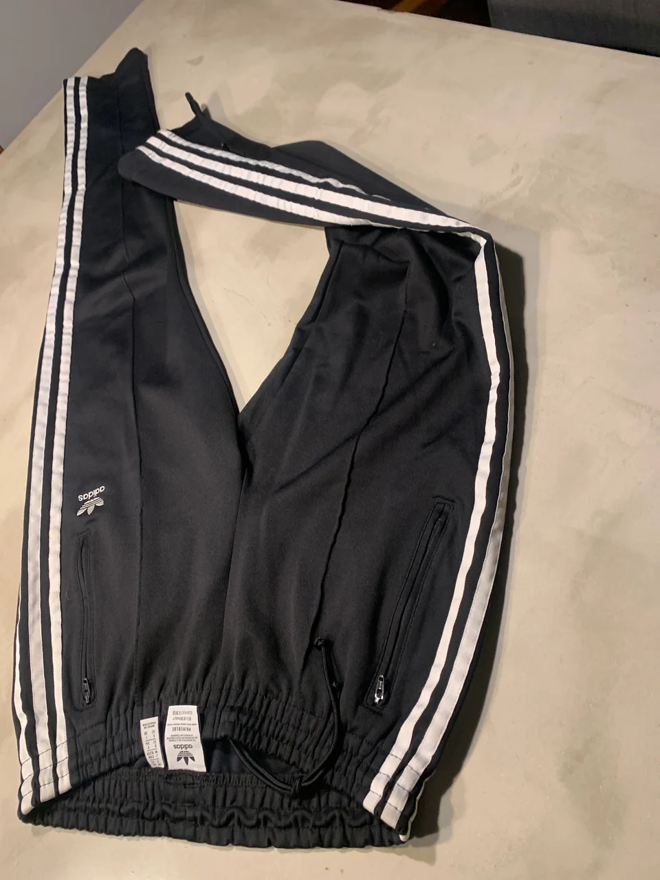 Pantalón adidas - imagen 1