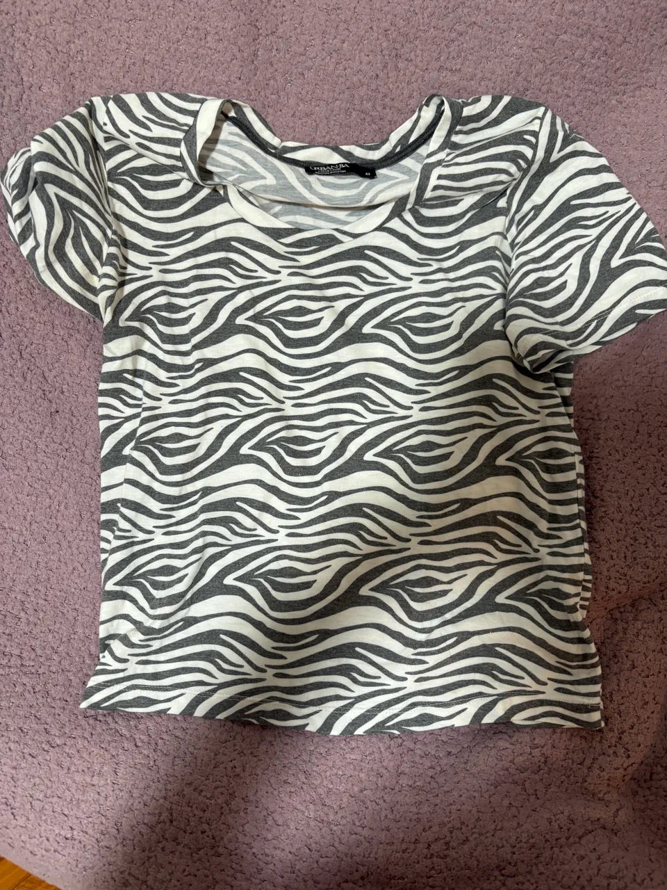 Remera A.. · Talle M