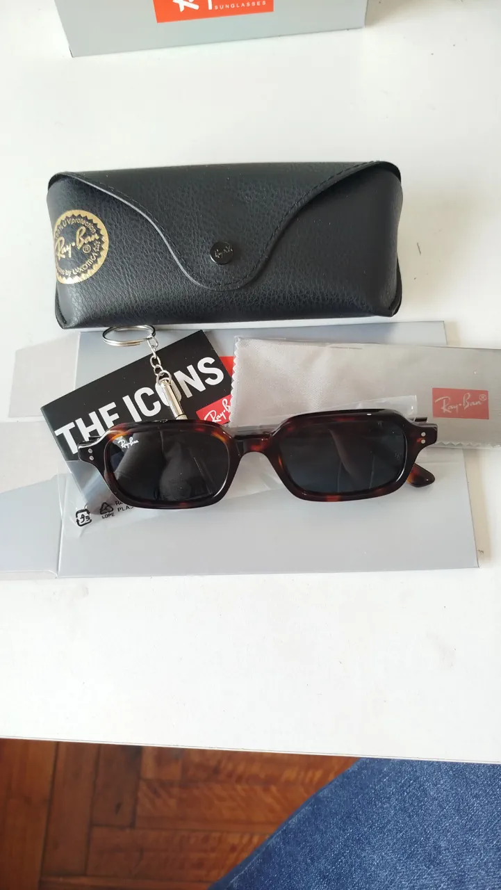 Ray-Ban