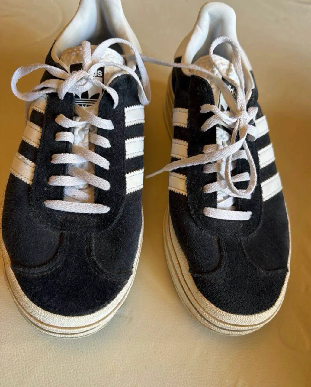 adidas · Talle US 9