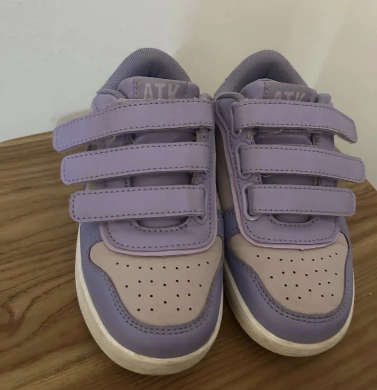 Zapatillas Atomik · Talle AR 28
