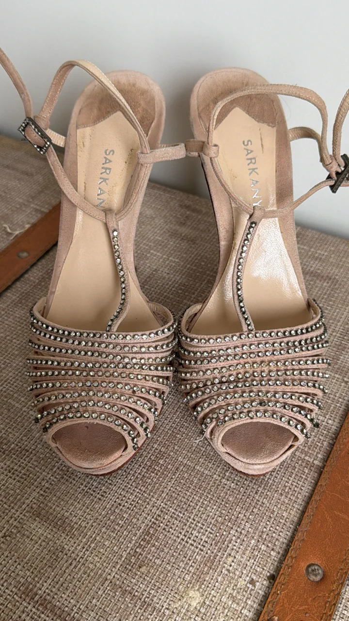 Sarkany · Talle AR 37