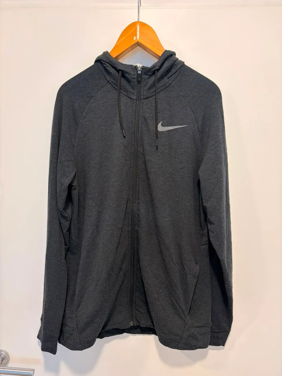 Buzo Nike · Talle L
