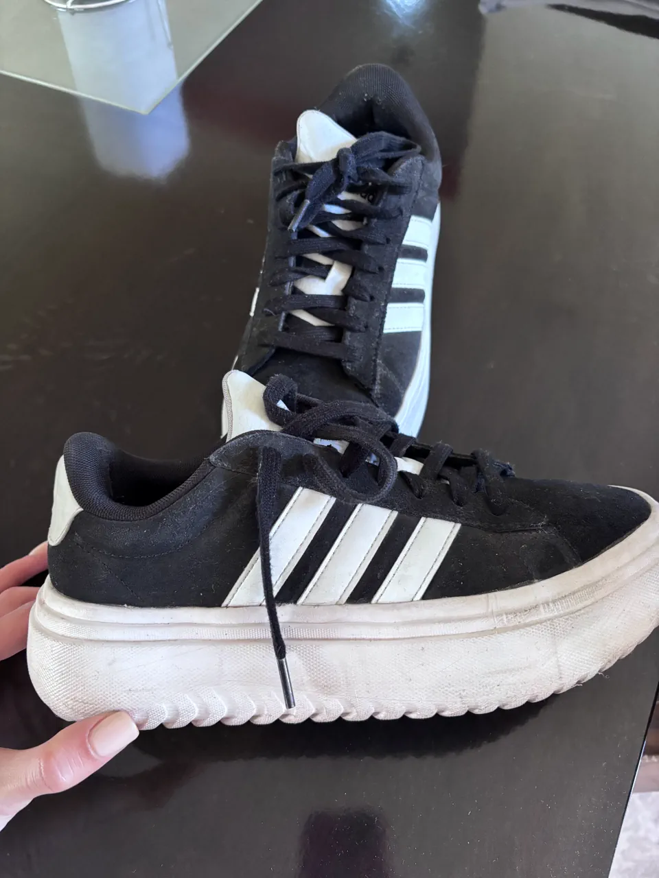 adidas · Talle AR 39