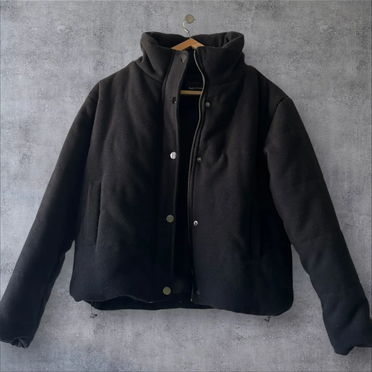 Labels · Talle M