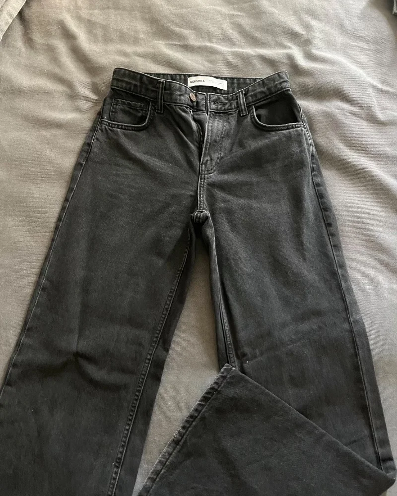 Bershka · Talle EU 36